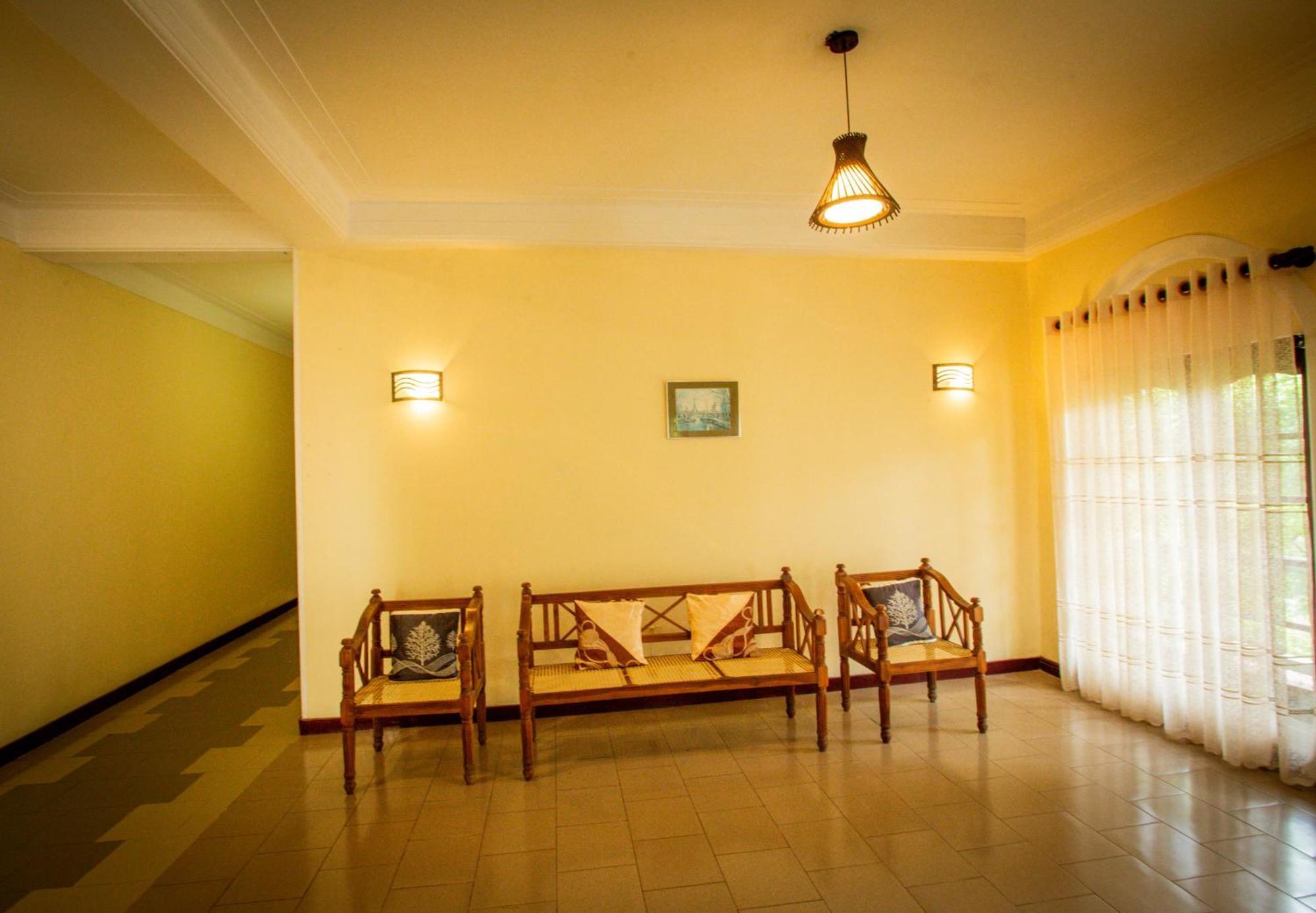 Sunbloom Inn Kandy Exterior photo